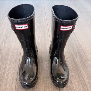 Hunter Short Gloss Rain Boots, Size 6, Black
